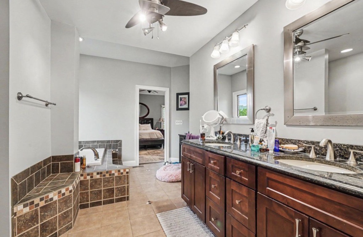 Grandkey Apartment