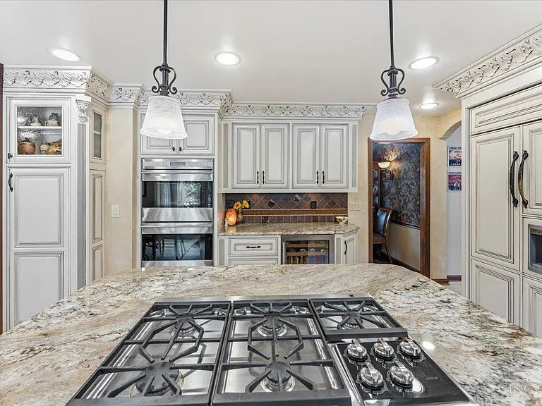 Grandkey Apartment